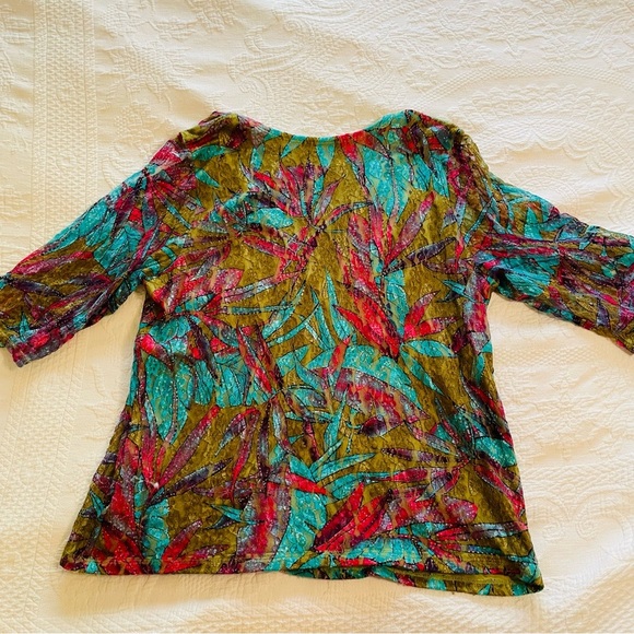 Maggie Barnes Size 0X bright colors of red green blue - Picture 3 of 5
